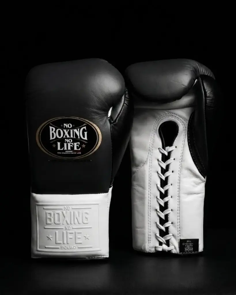 Boxing Gloves Checkmate